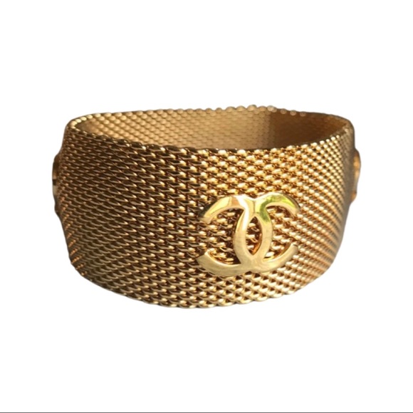 CHANEL, Authentic, CC Logo Bracelet, Vintage 1996 Gold Plated Chanel Bracelet - Picture 3 of 15